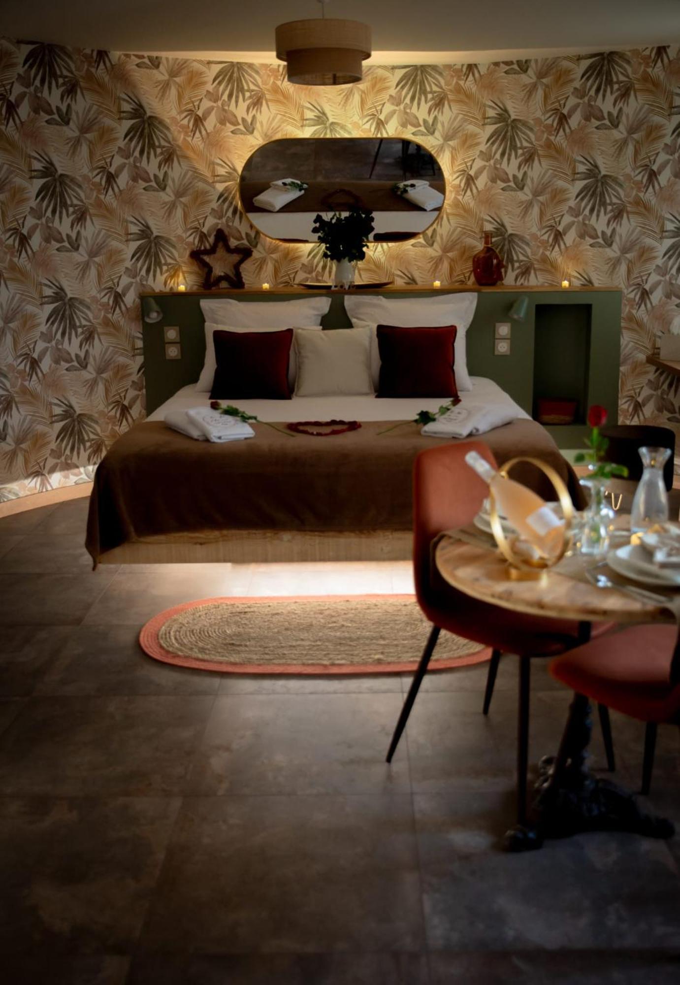 Le Mas Aux Amoureux , Suite Romantique Et Spa Le Barcarès Exterior foto